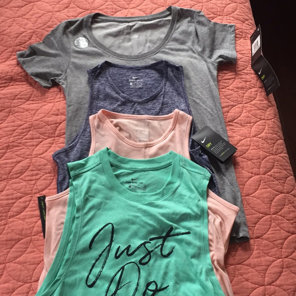 4 Nike work out shirts